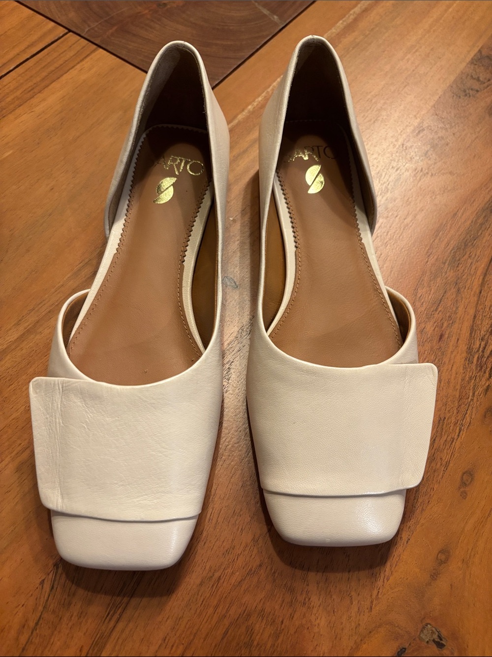 SARTO By Franco Sarto Cream Leather Square-Toe D'Orsay Flats